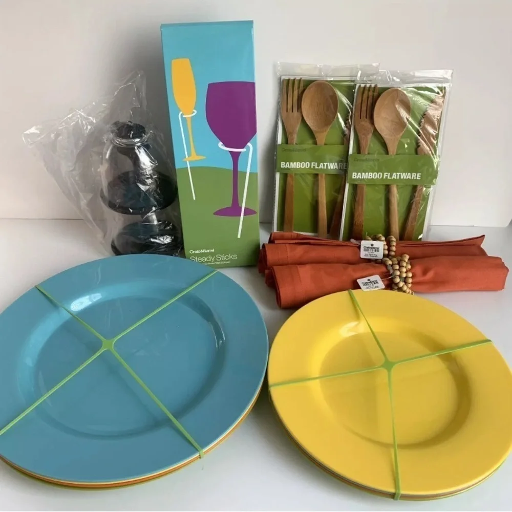 Crate & Barrel Insulated Cooler + Picnic Set + utensils Plates Fabric Napkins